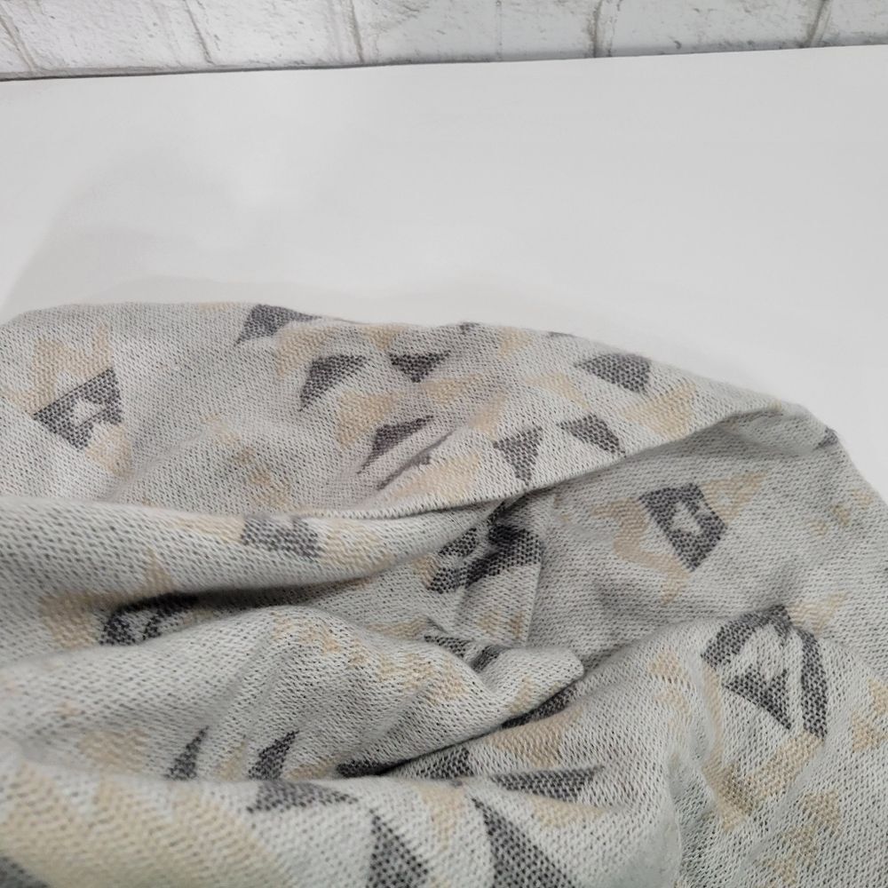 Warm printed infinity scarf - Picture 10 of 10
